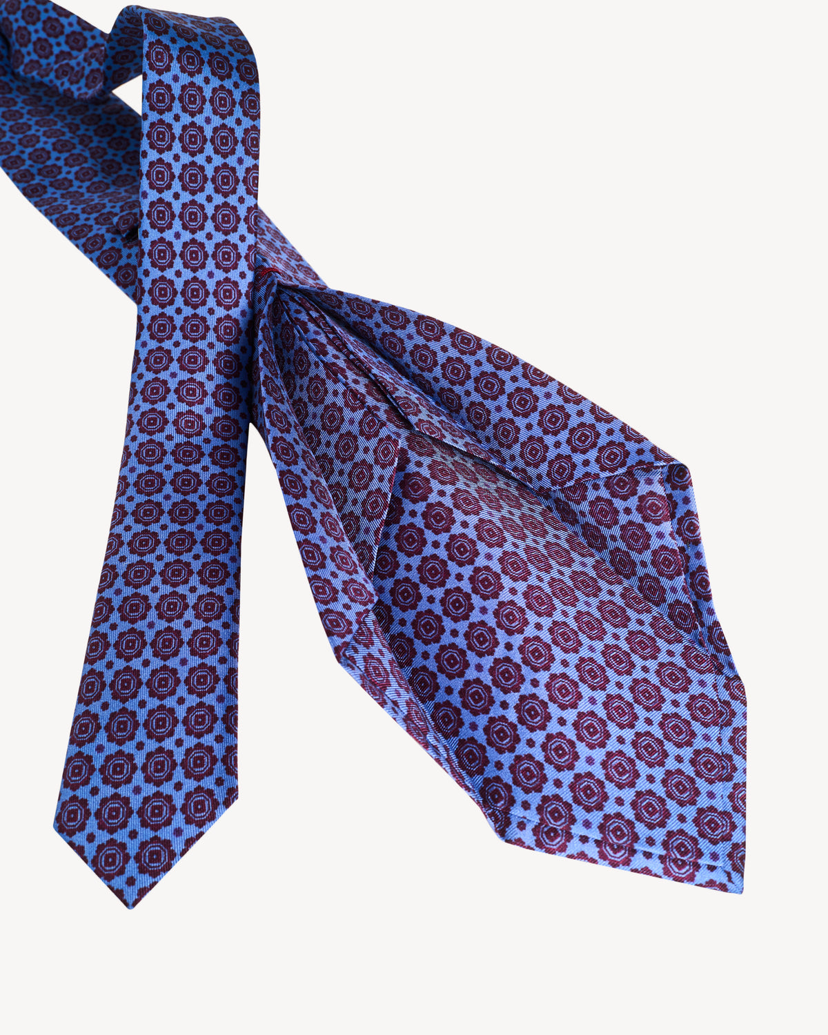 Medallion self-tipped silk necktie – Blue ambrosia