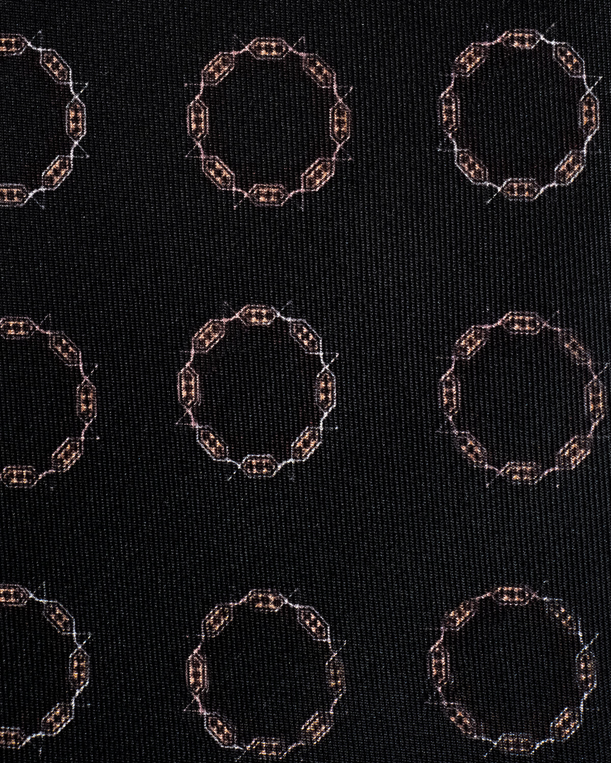 Medallion self-tipped silk necktie – Night in Paris